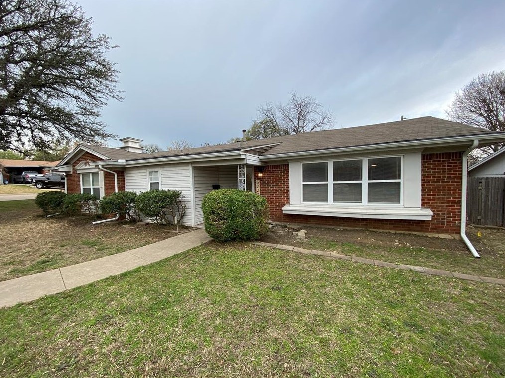 5220 Wedgway Dr, Fort Worth, TX 76133