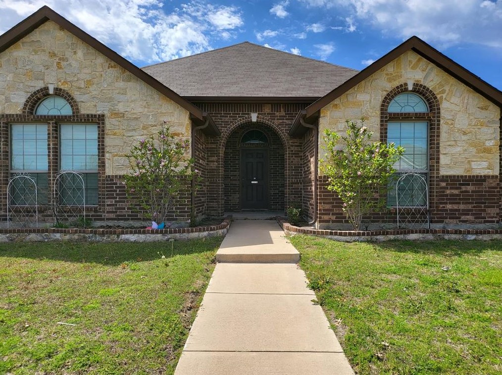 3183 Market Center Dr, Rockwall, TX 75032