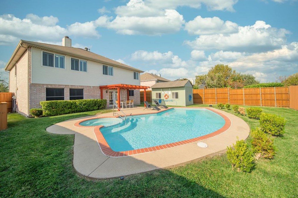 7802 Dartmouth Dr, Rowlett TX  75089-3082 exterior