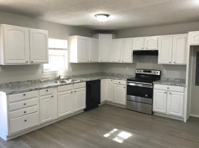 1001 Las Palmas Dr, Grand Prairie TX  75052-5324 exterior
