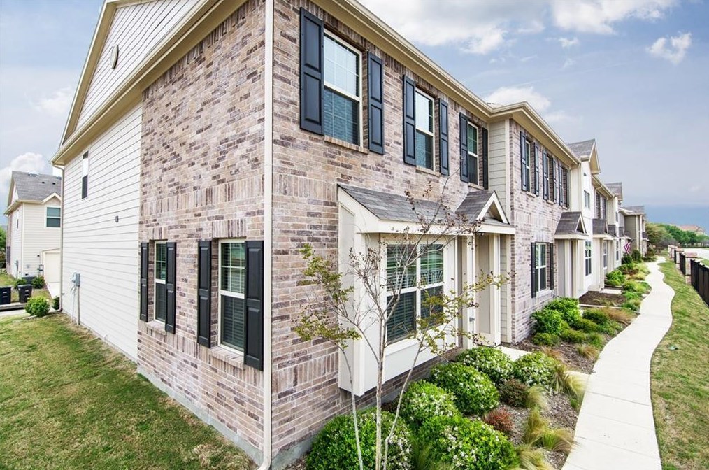 6901 Sandshell Blvd, Fort Worth, TX 76137
