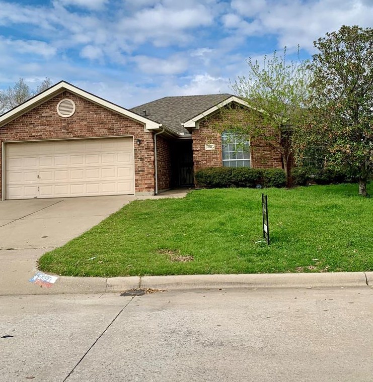 8121 Jolie Dr, Fort Worth, TX 76137