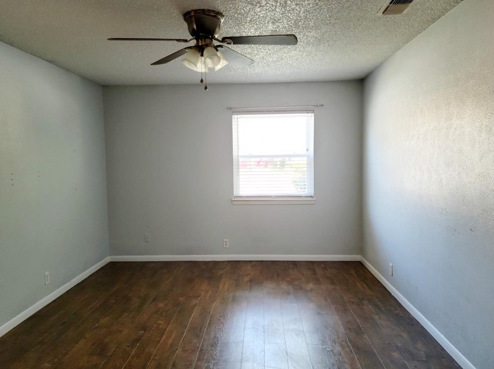 2606 Easy St, Denison, TX 75020