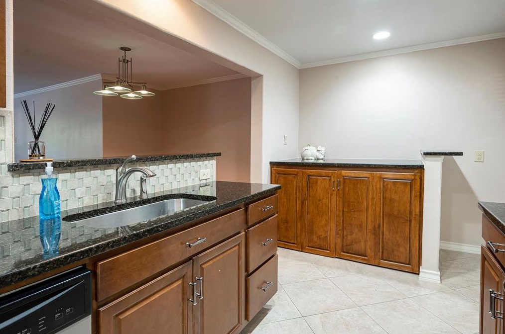 10757 Villager Rd Apt B, Dallas, TX