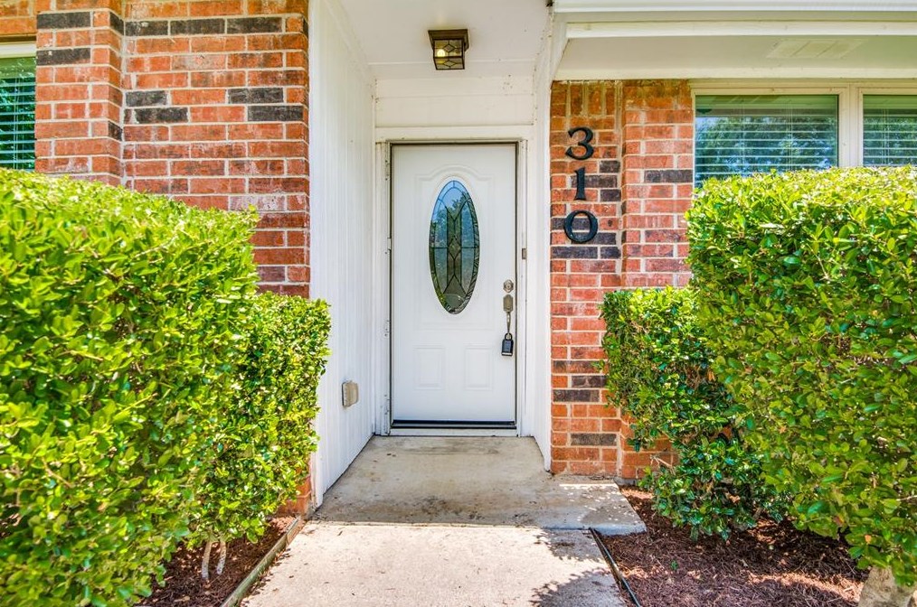 310 Barclay Ave, Coppell TX  75019-5519 exterior