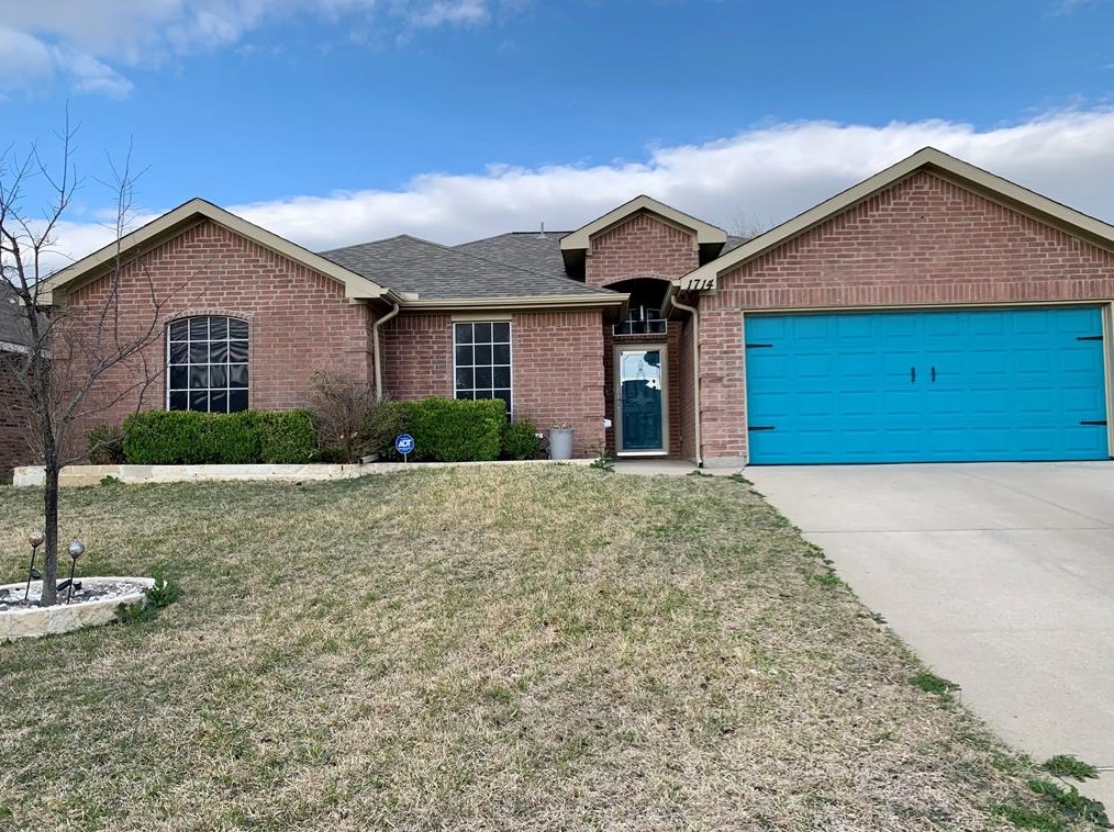 1714 La Caya Dr, Midlothian, TX 76063