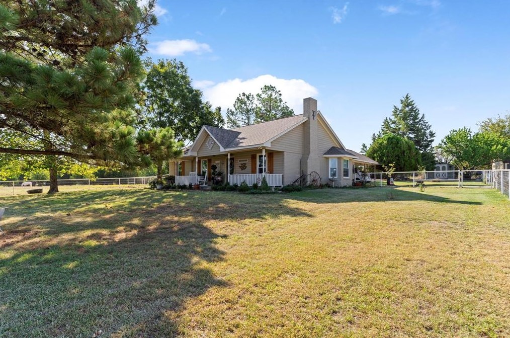 921 Rockhill Rd, Aubrey, TX 76227