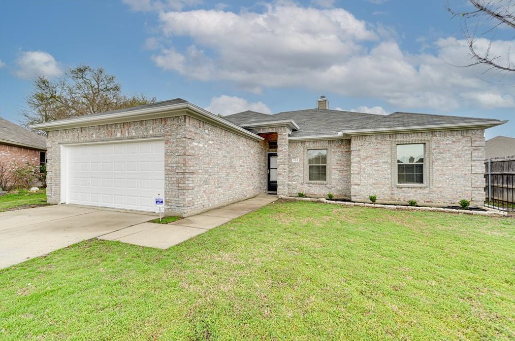 102 Paloma Cir, Terrell, TX 75160