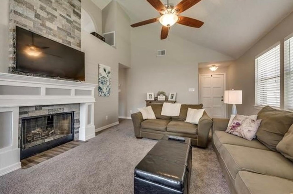 927 Azalia Dr, Lewisville, TX 75067
