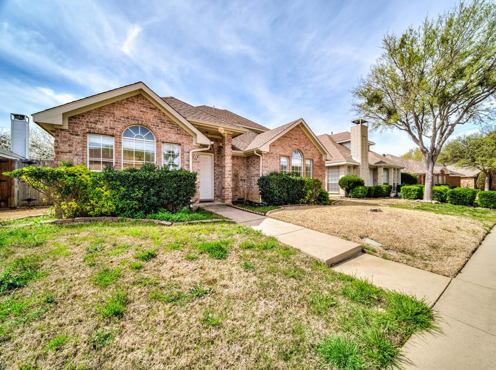 517 Creek Ct, Lewisville, TX 75067