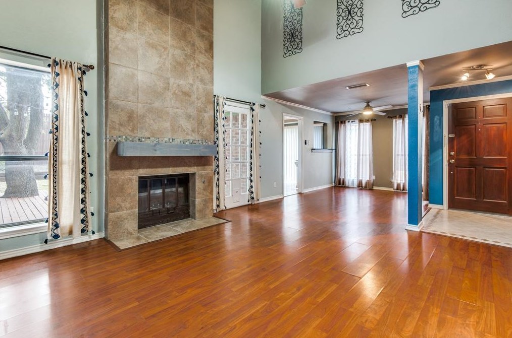 2108 Avignon Dr, Carrollton TX  75007-2314 exterior