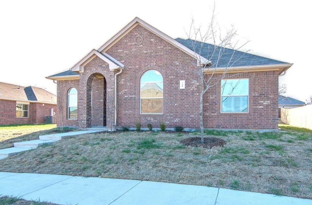 738 Nichols Dr, Lancaster, TX 75146