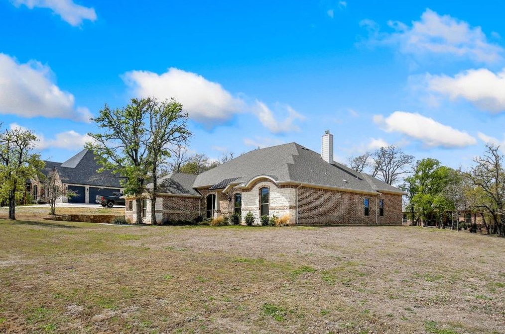102 Eagle Dr, Lipan, TX 76462