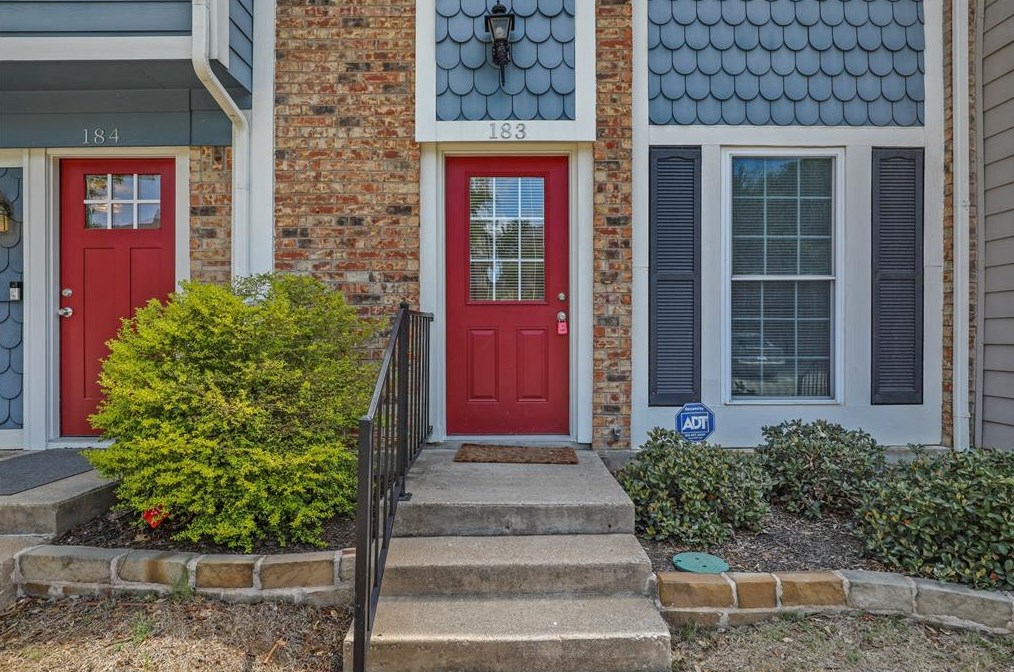 183 Merlin Way, Euless, TX 76039