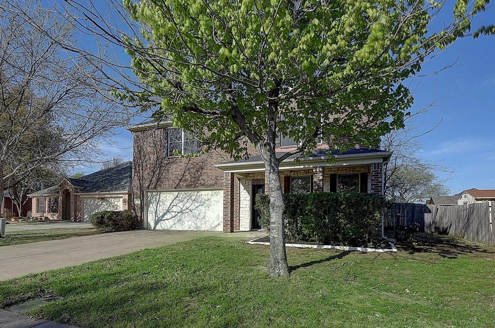 2201 Goose Down Ct, Midlothian, TX 76065