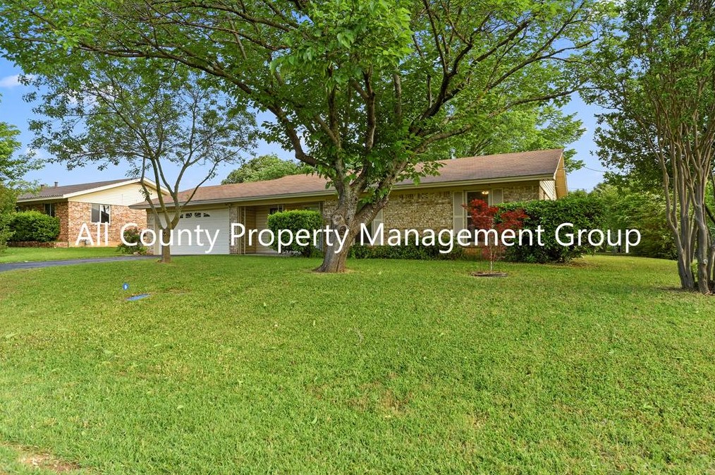 103 S Melanie Dr, Azle, TX 76020