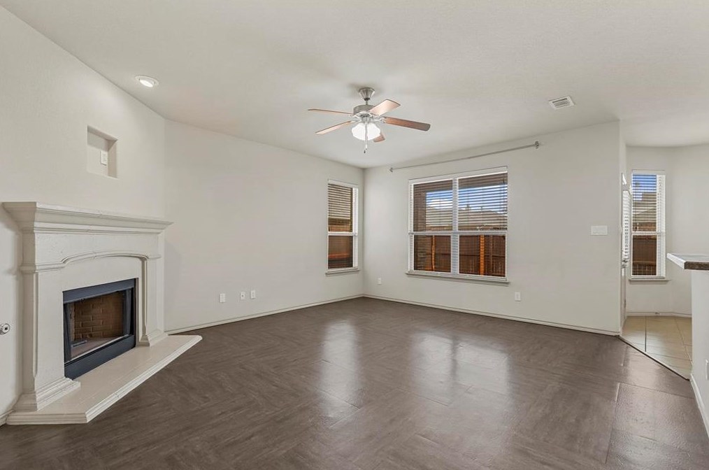 1216 Nora Ln, Denton, TX 76210
