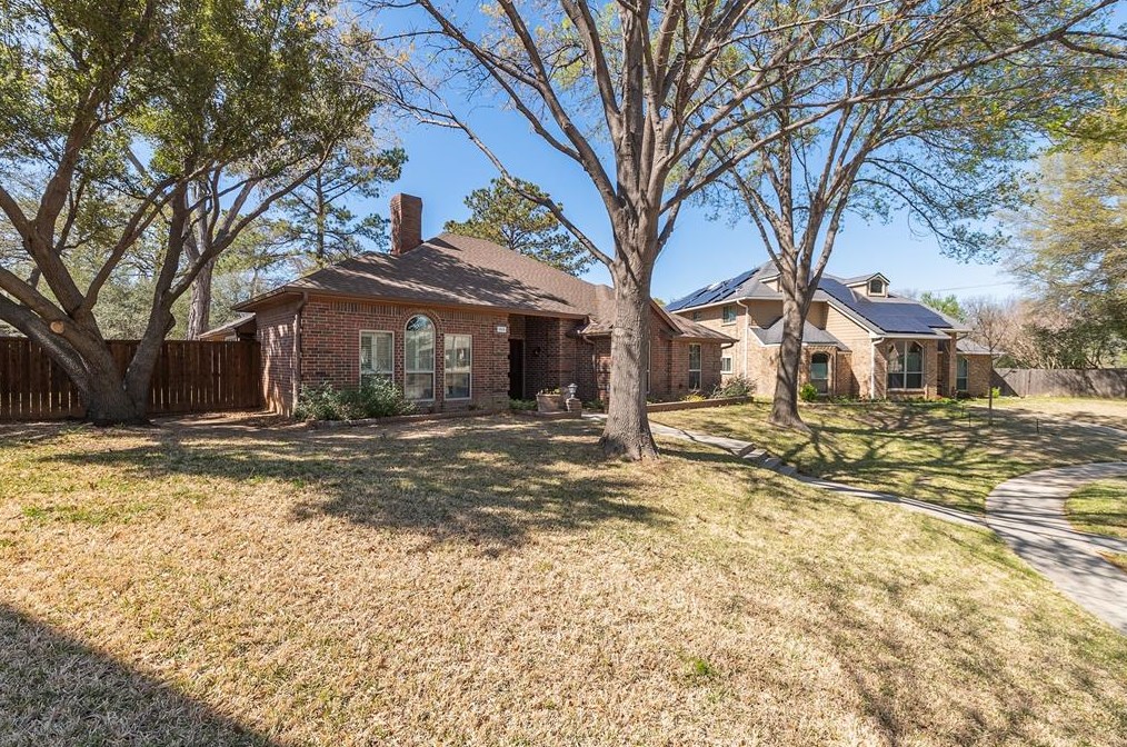 1906 Campfire Ct, Lewisville, TX 75067