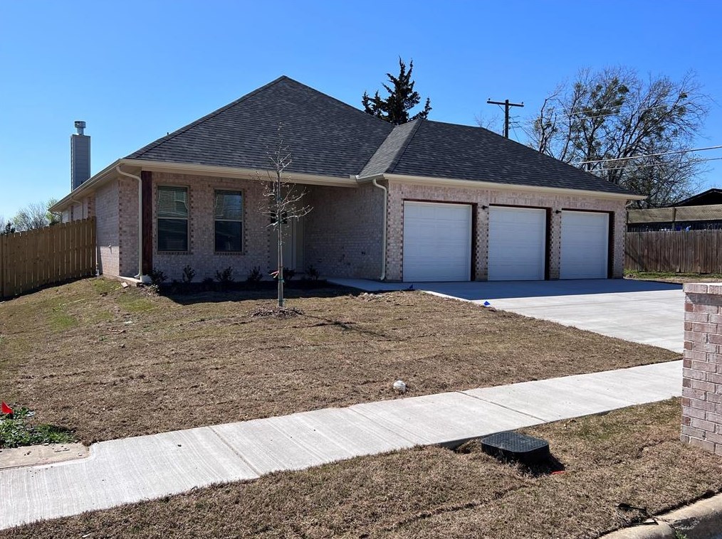 1500 Linda Dr, Sherman, TX 75090