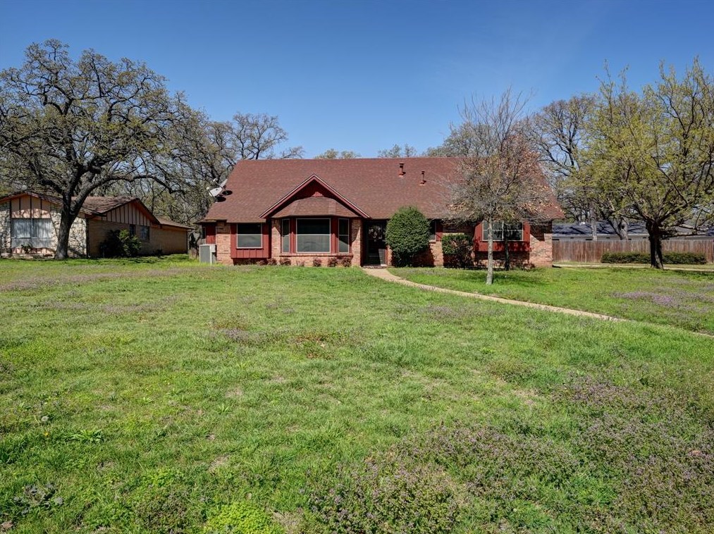 6328 Banbury Dr, Fort Worth, TX 76119