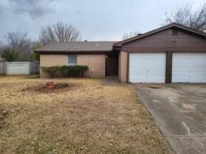 1005 E Georgian Rd, Fort Worth, TX 76179