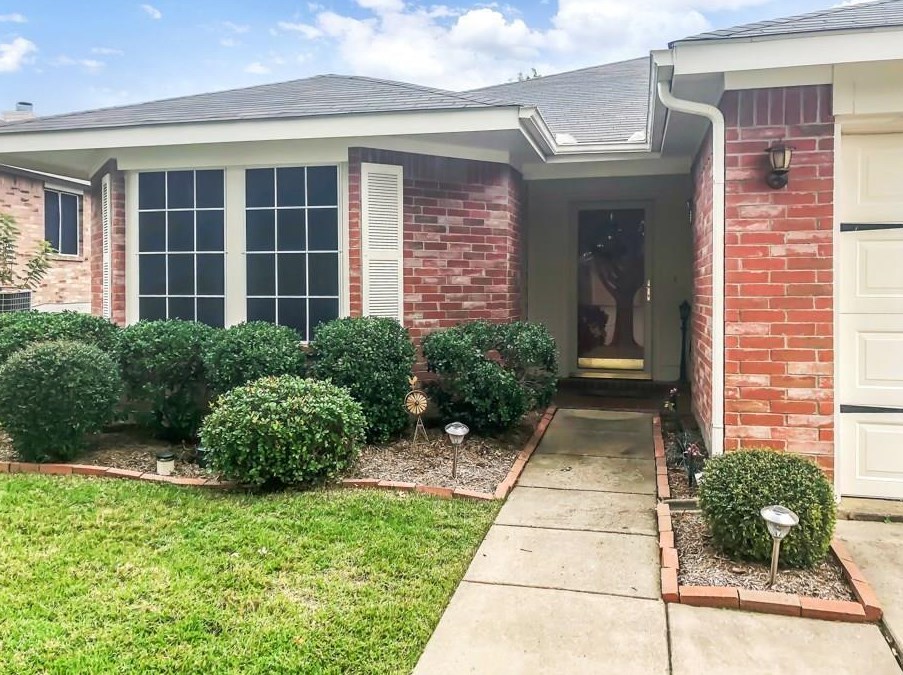 1018 Chelsea Ln, Forney, TX 75126