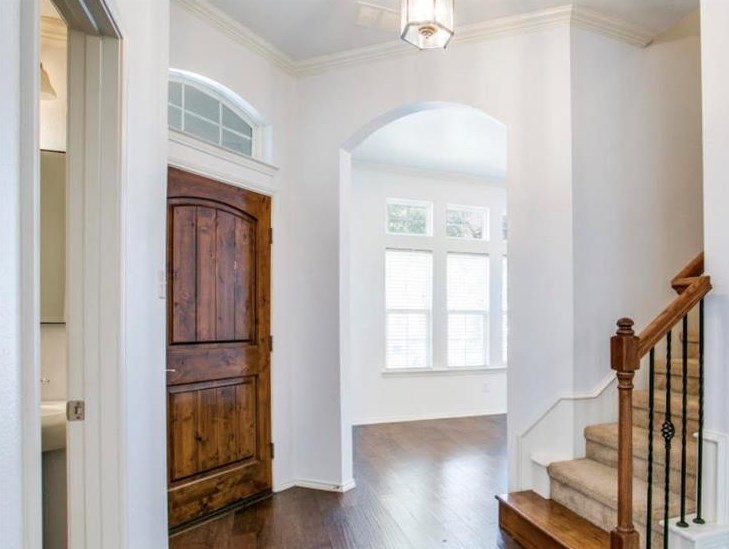 219 Buckingham Ave, Euless, TX 76040