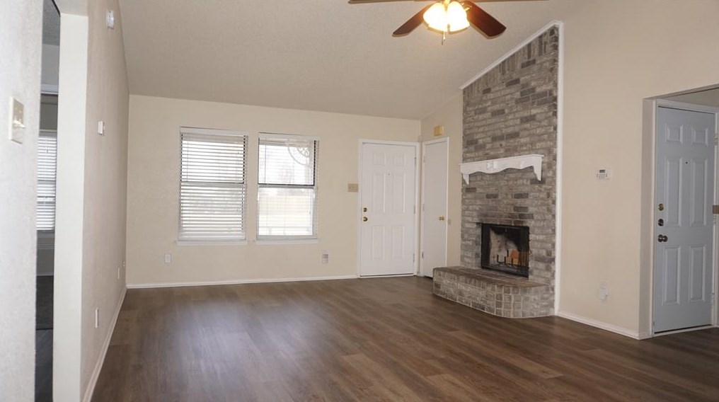 7924 Prairie Dr, Fort Worth, TX 76148