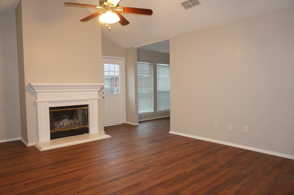10209 Dallam Ln, Fort Worth, TX 76108