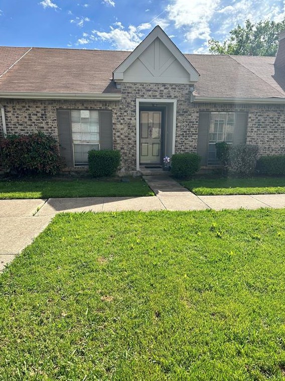 36 Mountain Creek Dr, Grand Prairie, TX 75052-5988
