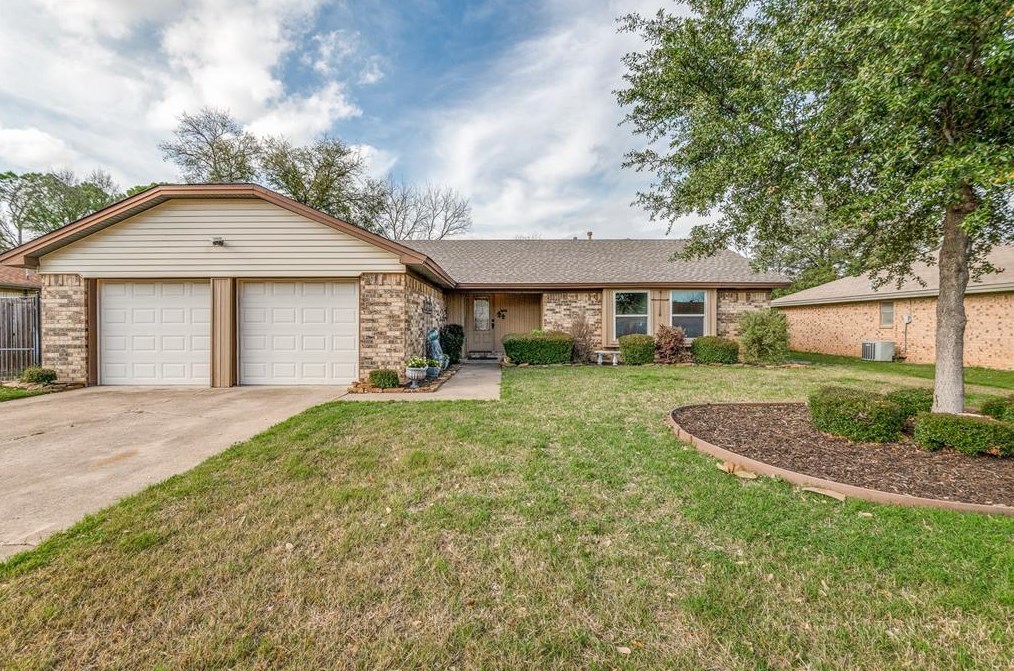 2508 Westpark Way Cir, Euless, TX 76040