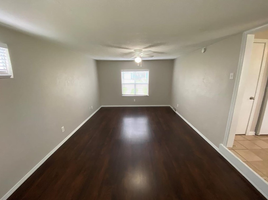 3248 S Llewellyn Ave, Dallas, TX 75224