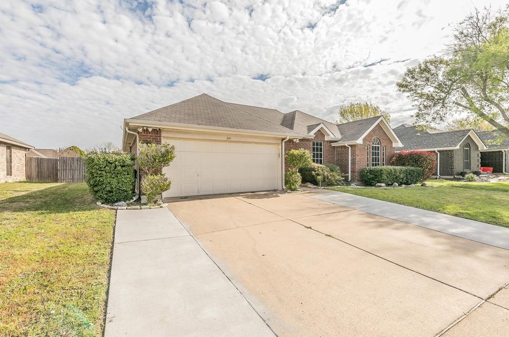 341 Loma Alta Dr, Mesquite, TX 75150