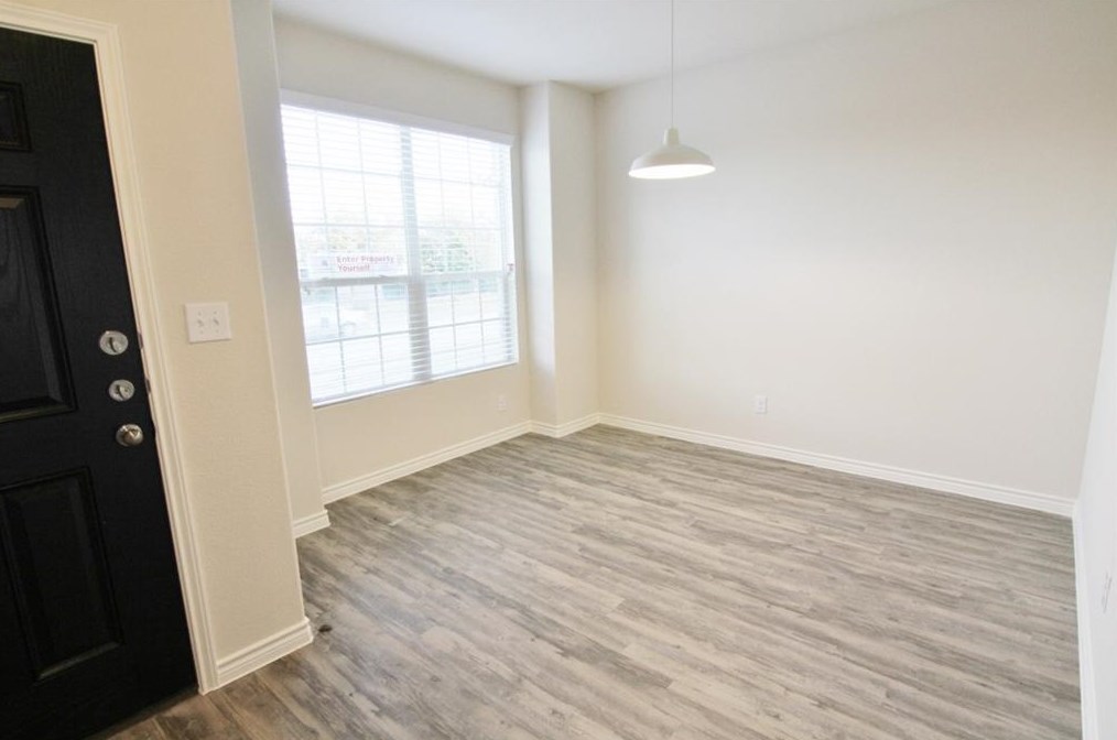 2921 Mayfair Ln, Lancaster, TX 75134