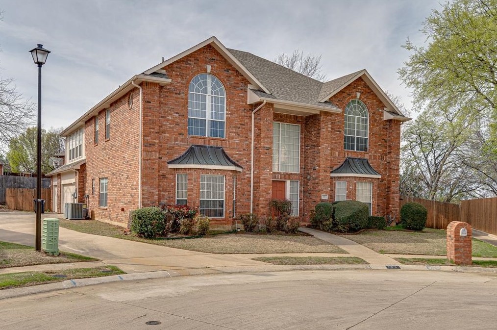 106 Devron Ct, Lewisville, TX 75077