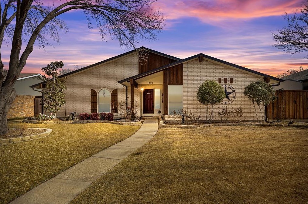 1220 Via Balboa, Mesquite, TX 75150