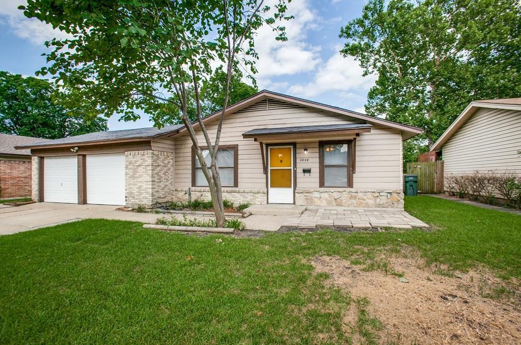 2608 Scotswood Dr, Garland, TX 75041