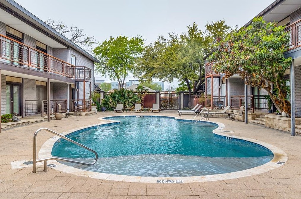 2722 Knight St, Dallas TX  75219-3427 exterior