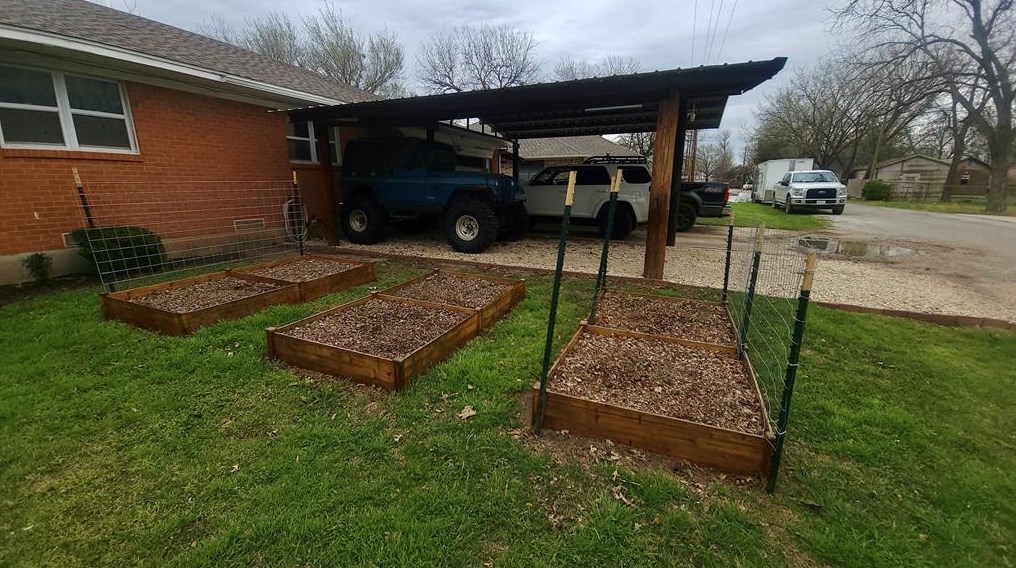306 N Lee St, Valley View, TX 76272