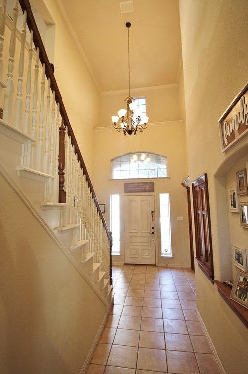 2484 Lakewood Dr, Grand Prairie, TX 75054