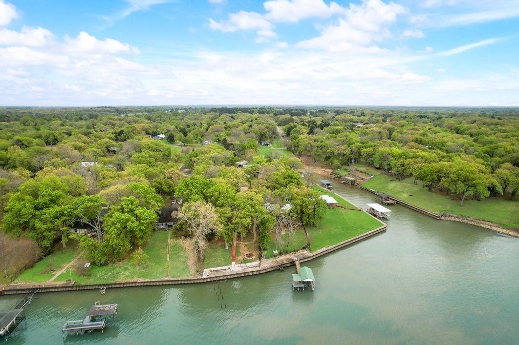 111 Adams Row, Stewards Mill, TX 75859