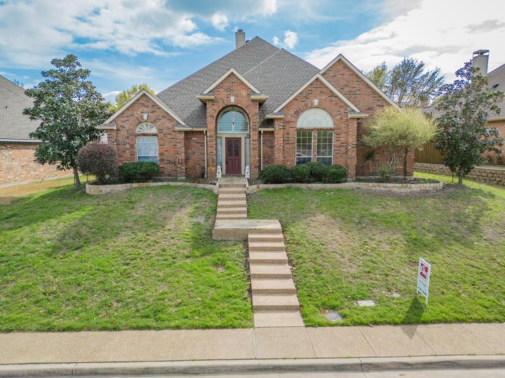 818 Hunters Gln, Rockwall, TX 75032