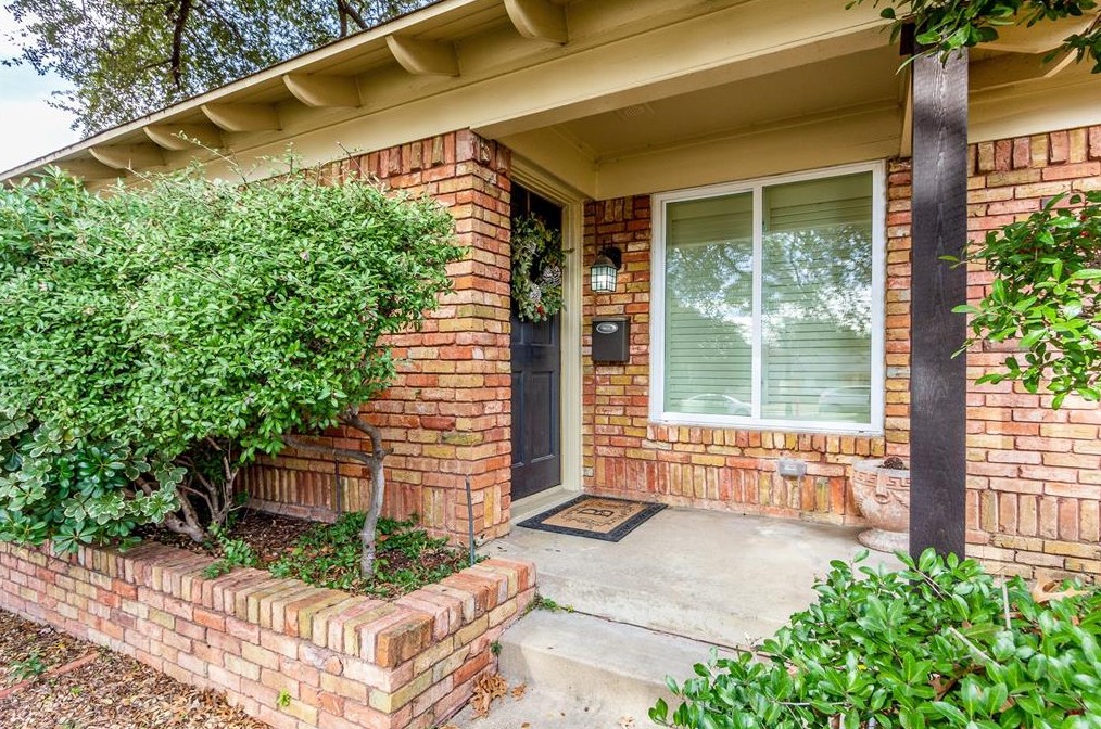 6823 Walnut Hill Ln, Dallas, TX 75230