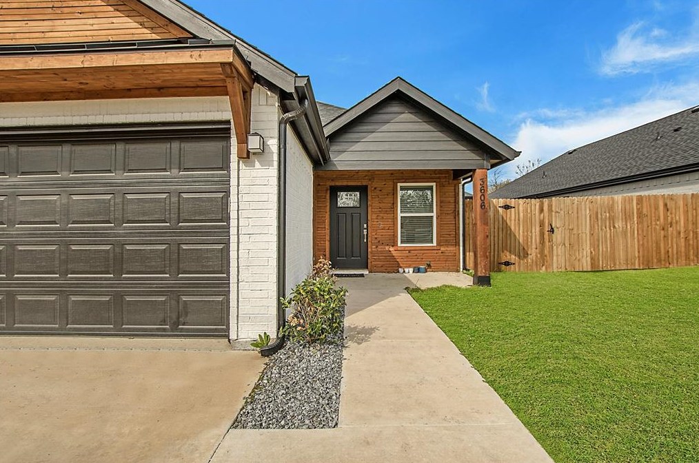 3606 Sayle St, Greenville, TX 75401