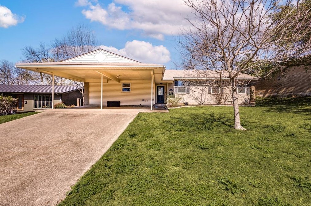 8731 Stanwood Dr, Dallas, TX 75228