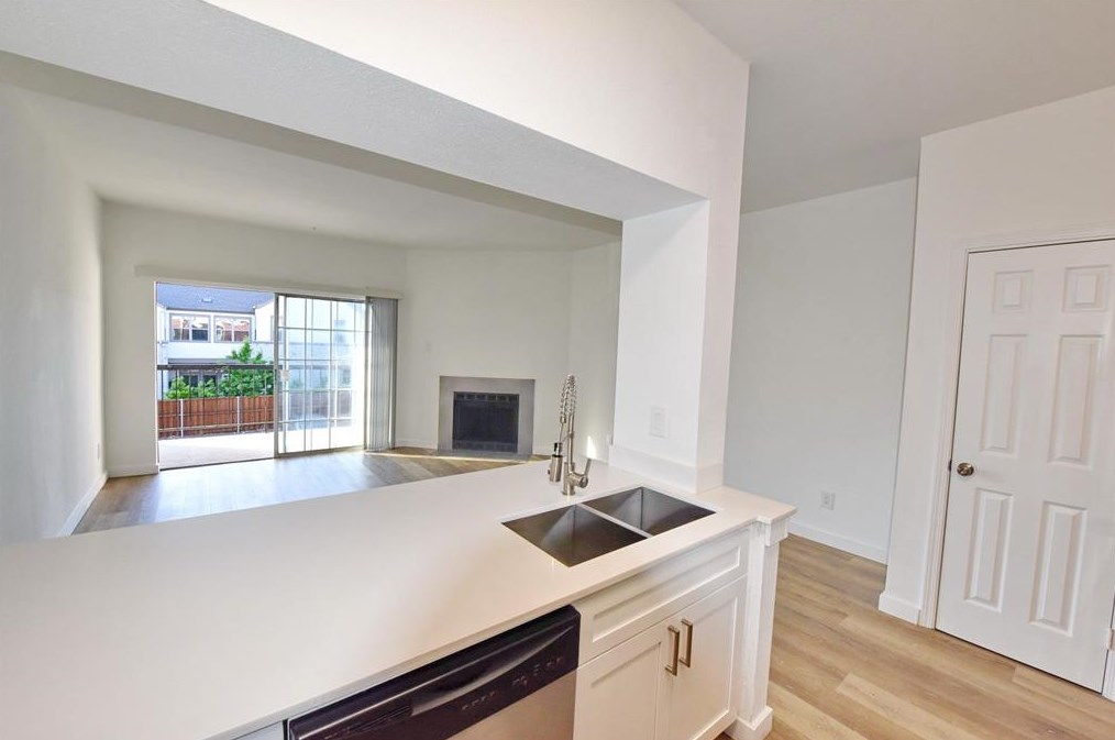 3701 Cedarplaza Ln #208, Dallas, TX 75209