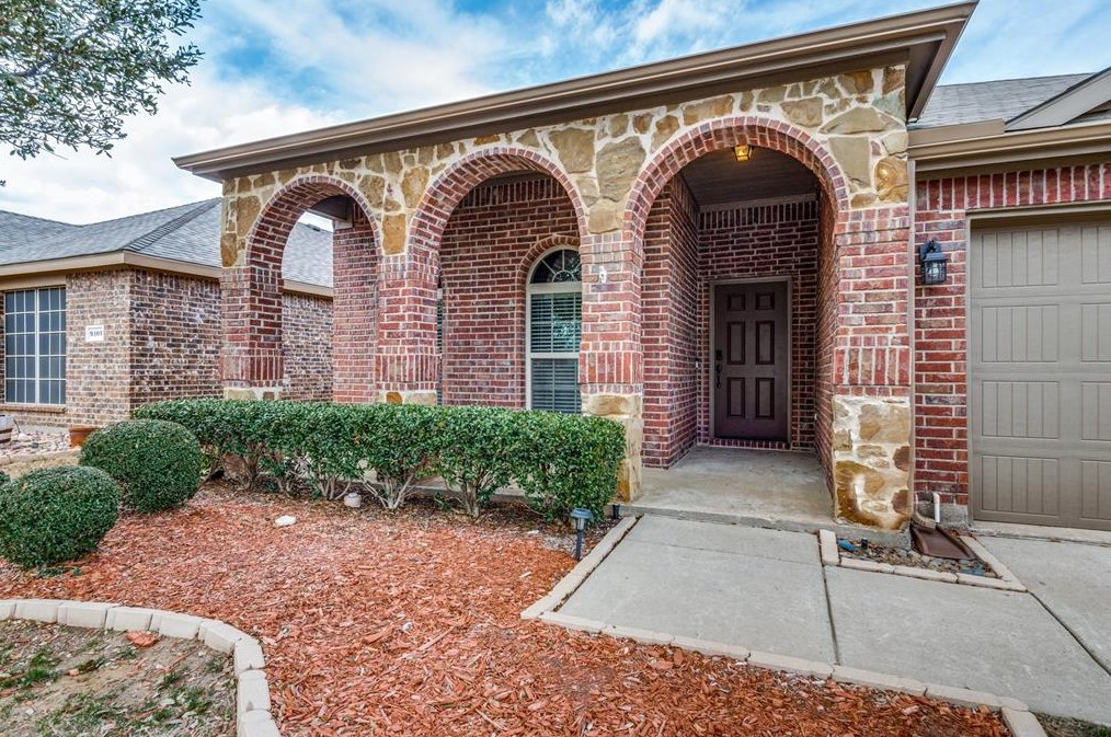 9109 Tumbleweed Dr, Aubrey, TX 76227