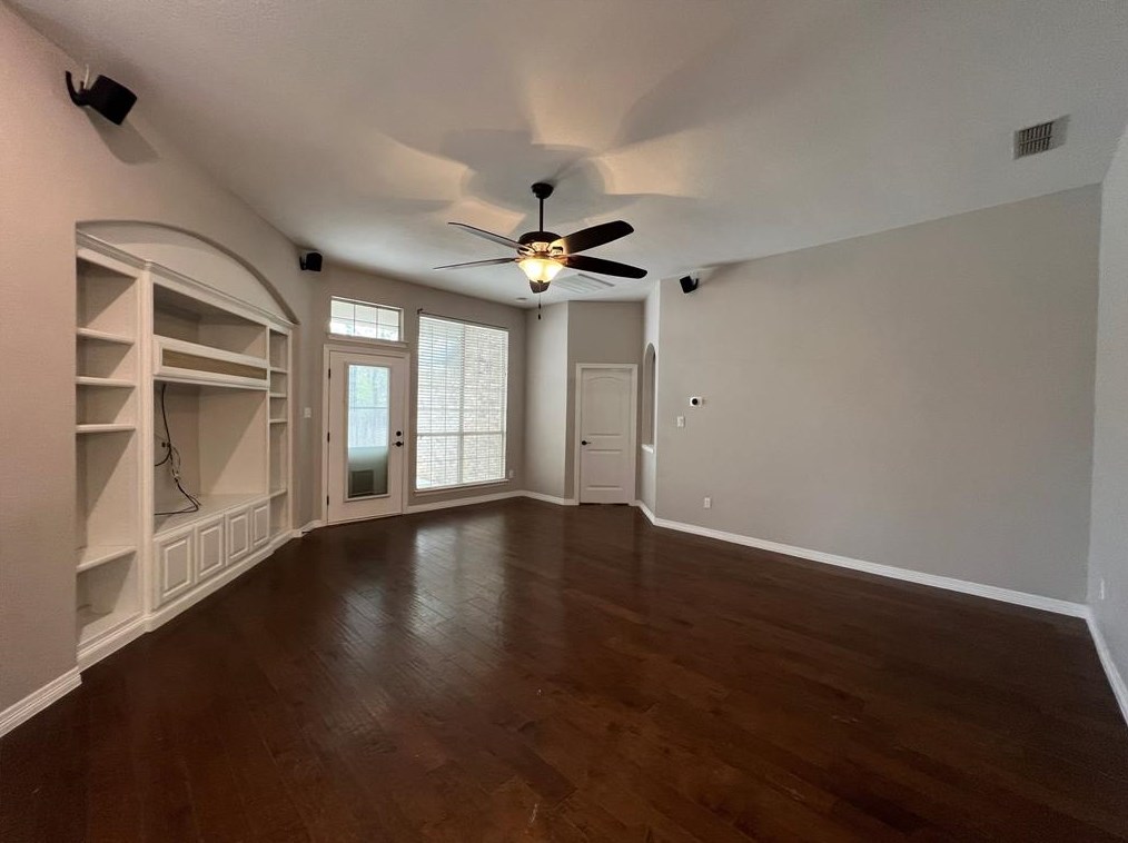 709 Red Oak, Crowley, TX 76036
