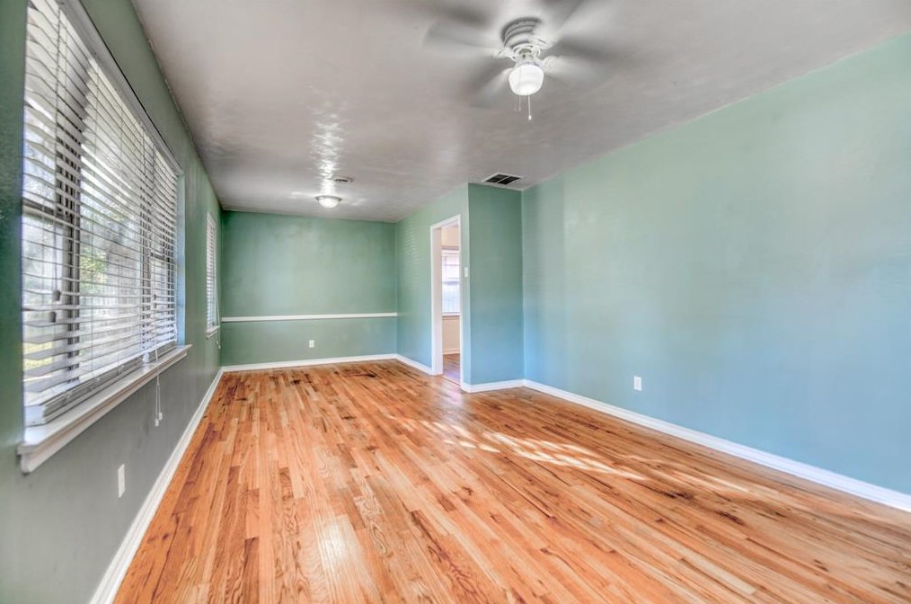 6115 Menger Ave, Dallas TX  75227-6229 exterior