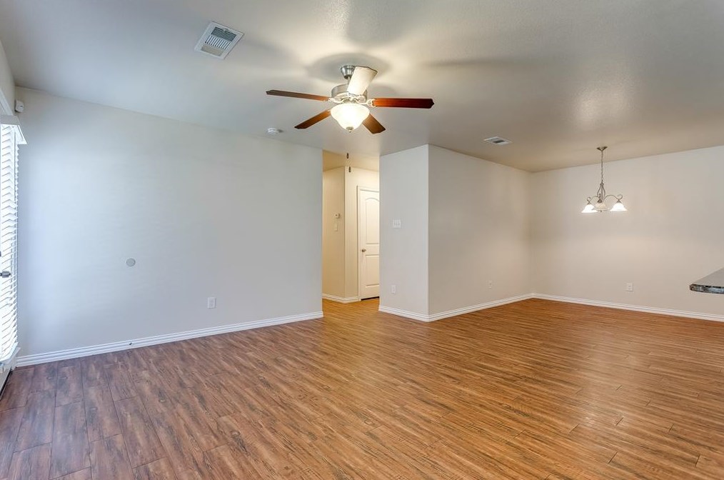 452 Canvas Ct, Crowley TX  76036-4335 exterior